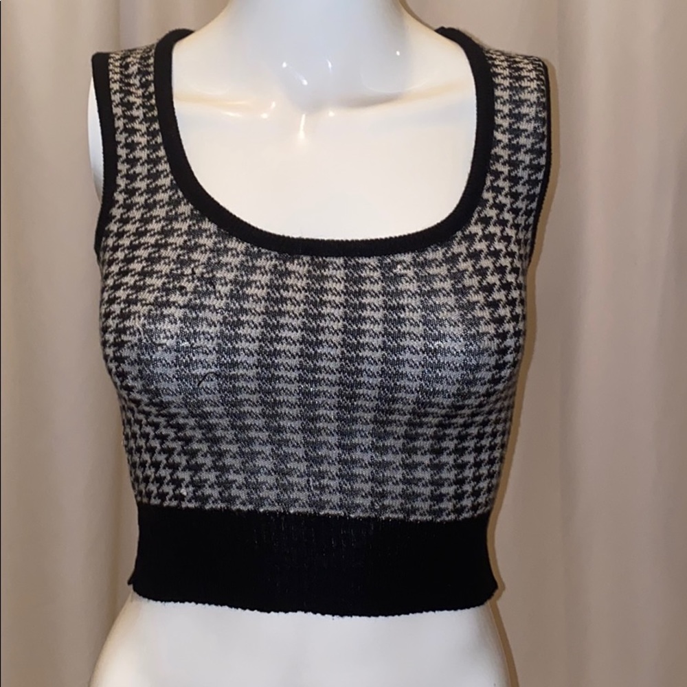 Black and white crop top